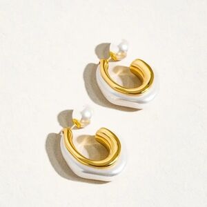 Elegant Gold and Pearl Hoop Earrings